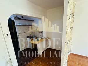 Garsoniera parter zona Blascovici, bloc izolat — miniatura 5