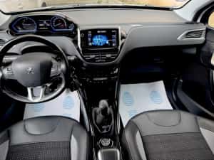 Peugeot 2008 1.2 PureTech Allure — miniatura 5
