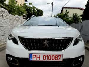 Peugeot 2008 1.2 PureTech Allure — miniatura 10