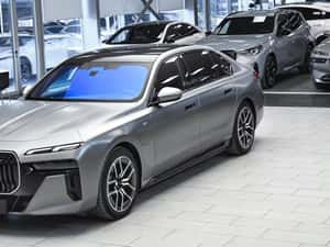 BMW 750 Hibrid Second-Hand - 31.170 km - 2025 — miniatura 3