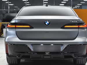 BMW 750 Hibrid Second-Hand - 31.170 km - 2025 — miniatura 6