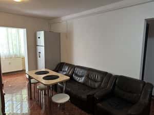 Proprietar inchiriez apartament zona Bucovina — miniatura 3