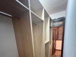 3 cam centru teatru national 74 mp renovat et1/8 liber 600 euro — miniatura 4
