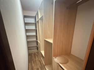 3 cam centru teatru national 74 mp renovat et1/8 liber 600 euro — miniatura 5
