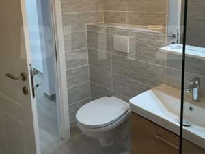 APARTAMENT 3 CAMERE DECOMANDAT IN ZONA DEOSEBITA CU VEDERE SPRE BULEVA — miniatura 3
