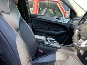 Interior din piele scaune față și banchete spate Mercedes GLE 2016