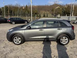 Kia Niro Plug-in Hybrid (PHEV) – Eficiență Maximă — miniatura 4