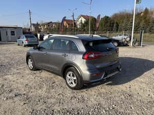 Kia Niro Plug-in Hybrid (PHEV) – Eficiență Maximă — miniatura 6