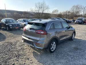 Kia Niro Plug-in Hybrid (PHEV) – Eficiență Maximă — miniatura 7