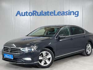 Volkswagen Passat 2021, 67.451 km, Benzină