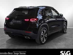 Mercedes-Benz GLA 200 Automată, 163 CP, Benzină — miniatura 2