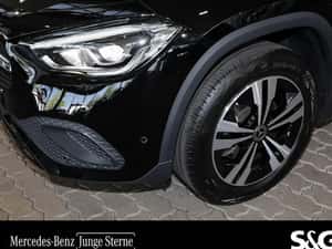 Mercedes-Benz GLA 200 Automată, 163 CP, Benzină — miniatura 3