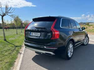 Vând Volvo XC90 Hibrid Plug-In 2018 — miniatura 2