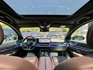 BMW 750 Hibrid 2024 - Second hand — miniatura 4