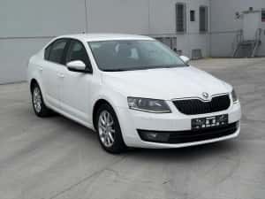 Skoda Octavia 2.0 tdi dsg 2014 berlina /xenon — miniatura 2