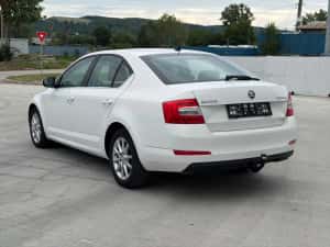 Skoda Octavia 2.0 tdi dsg 2014 berlina /xenon — miniatura 4