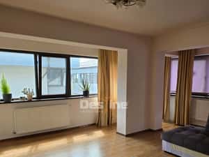 APARTAMENT DE VANZARE CU 3 CAMERE + LOC DE PARCARE — miniatura 2