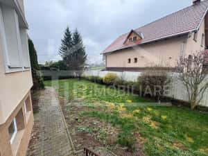 Vila cu 6 camere, 420mp, teren 720mp, parcari, Zona Shopping City — miniatura 3