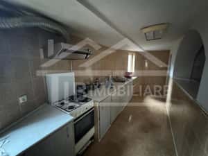 Vila cu 6 camere, 420mp, teren 720mp, parcari, Zona Shopping City — miniatura 8