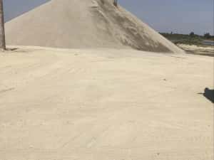 Nisip piatra pamant vegetal — miniatura 1