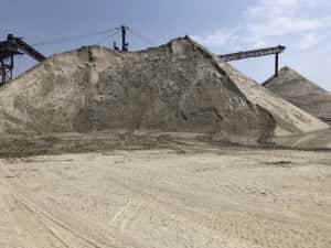 Nisip piatra pamant vegetal — miniatura 2