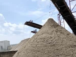 Nisip piatra pamant vegetal — miniatura 4