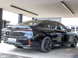 BMW 740 Berlină Diesel 286 cp, 18.810 km, 2025 — miniatura 3