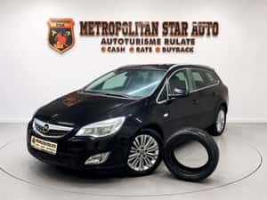 Opel Astra J “Model Cosmo” cu garanție 12 luni