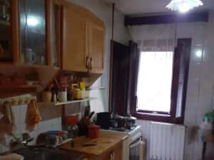 3 cam decomandat 2 bai 3 balcoane etaj 3 zona Mircea cel Batran — miniatura 8