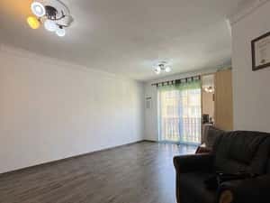 Apartament cu 2 camere, 55,57 mp, parcare, etajul 1 — miniatura 3