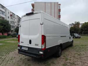 vand/schimb cu auto/moto/rulota/atv/teren/garsonieră Iveco daily 3.0,automata 2021, AC, perne aer ITP nou 2 baterii 3 litri  sirocou — miniatura 6