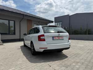 Skoda Octavia 1.6 TDI AUTOMATA — miniatura 3