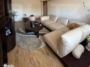 Apartament cu 4 camere, decomandat, zona 9 Mai — miniatura 3