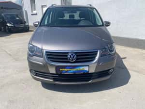 Volkswagen Touran, 2010, 5.950 EUR — miniatura 3