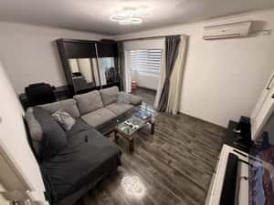 Vând apartament renovat 2 camere decomandat. Direct proprietar.