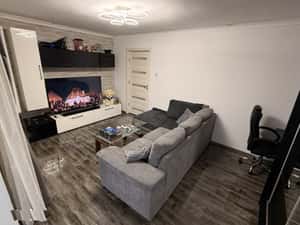 Vând apartament renovat 2 camere decomandat. Direct proprietar. — miniatura 3