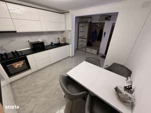 Vând apartament renovat 2 camere decomandat. Direct proprietar. — miniatura 6