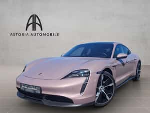 Porsche Taycan Berlină 571 cp Electric 2021