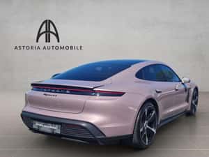 Porsche Taycan Berlină 571 cp Electric 2021 — miniatura 7
