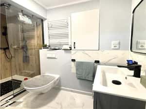 Vand garsoniera in sibiu 21 mp la parter complet renovat- in Sibiu — miniatura 3