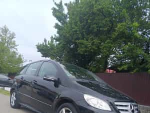 Mercedes B200  2.0 Benzină - 136 CP - 2008 - Încălzire scaune - Clima - 175000 km. — miniatura 3