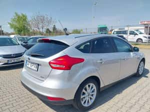 Ford Focus 2017 cu dotări premium — miniatura 3