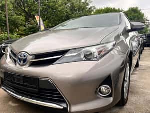 Toyota Auris Hybrid Automată 136 HP Hibrid (B/E)