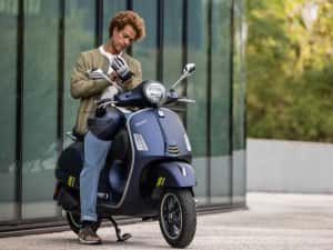 Vespa GTS 300 Super Tech — miniatura 2