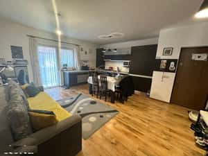 Apartament 2 camere semidecomandat zona Eroilor — miniatura 1