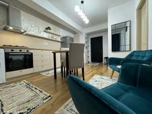 Apartament 2 camere de inchiriat, zona linistita, centrala proprie — miniatura 1