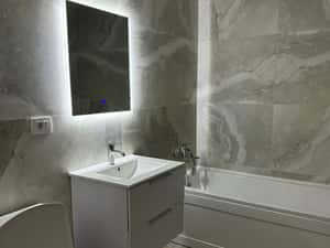 Apartament 2 camere de inchiriat, zona linistita, centrala proprie — miniatura 5