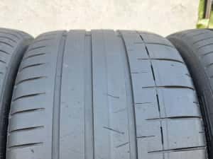 Vând două anvelope de vara pirelli 315 35 22  dot  2324