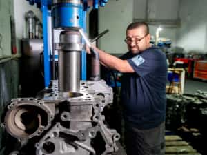 Motor Velar Discovery 5 Jaguar F Pace 2.0 diesel 204DTA REMANUFACTURAT — miniatura 7