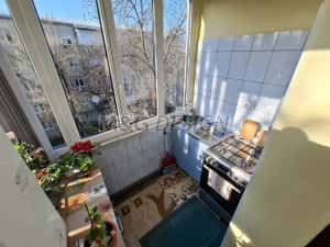 Aradului, 2 camere decomandate, et 3, centrala proprie — miniatura 4